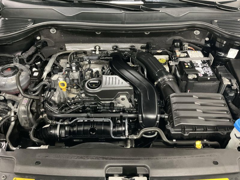 Used 2024 Volkswagen Taos SImage 17