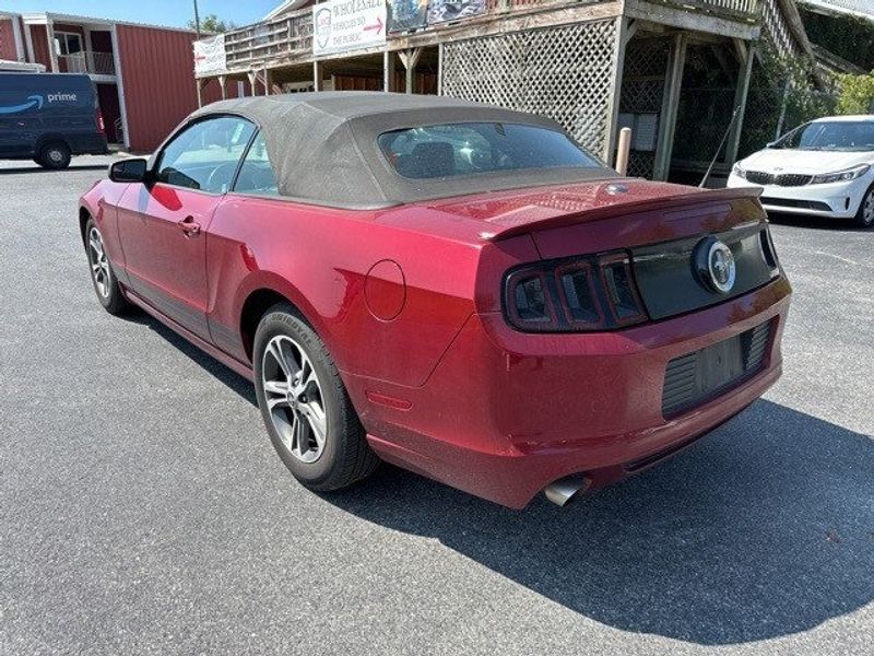 2014 Ford Mustang V6Image 2