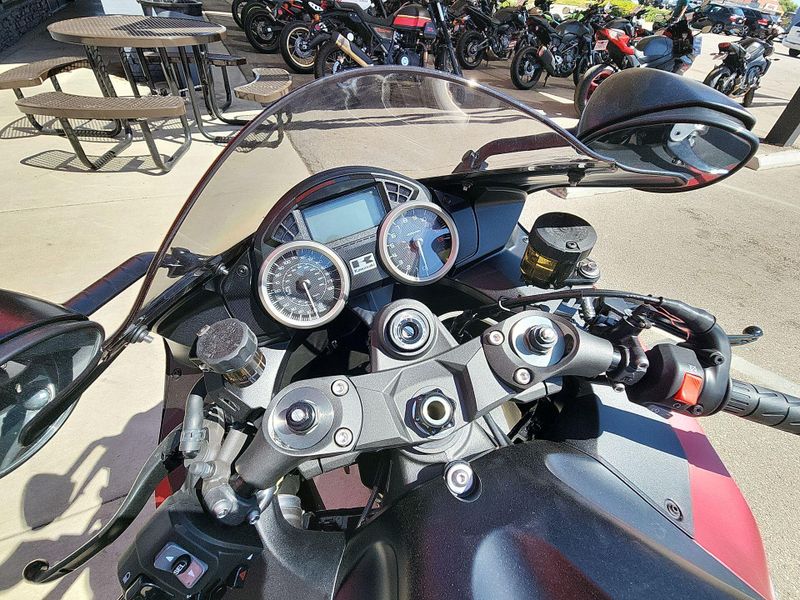 New 2025 Kawasaki NINJA ZX-14R ABS Image 17