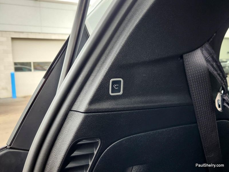 New 2026 Chrysler Voyager LX