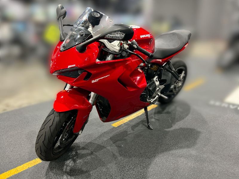 Used 2024 Ducati SUPERSPORT 950 Image 18