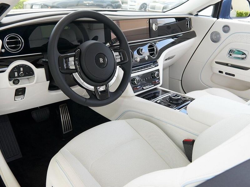 2024 Rolls-Royce Spectre Image 11