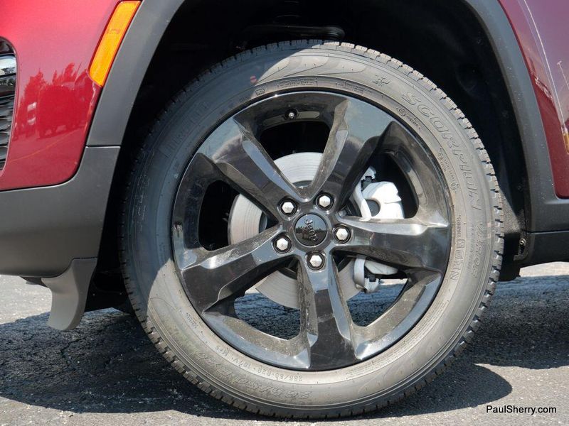 New 2025 Jeep Grand Cherokee Limited 4x4