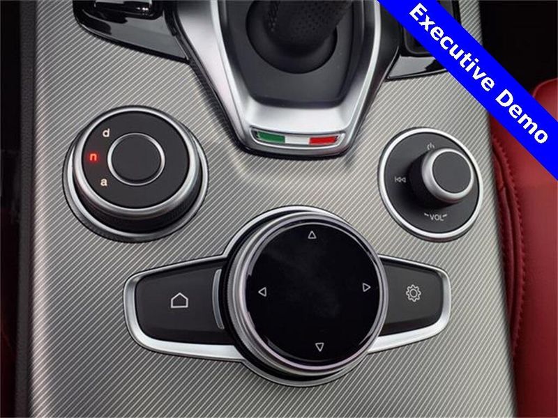 New 2025 Alfa Romeo Stelvio VeloceImage 23