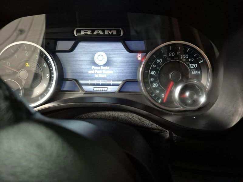 2019 RAM 1500 LaramieImage 28