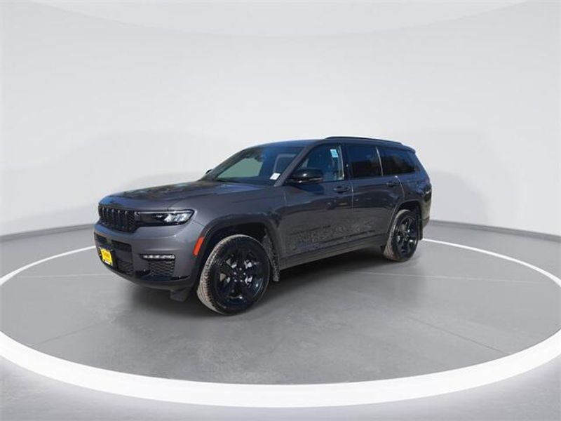 New 2025 Jeep Grand Cherokee L Limited 4x4Image 4