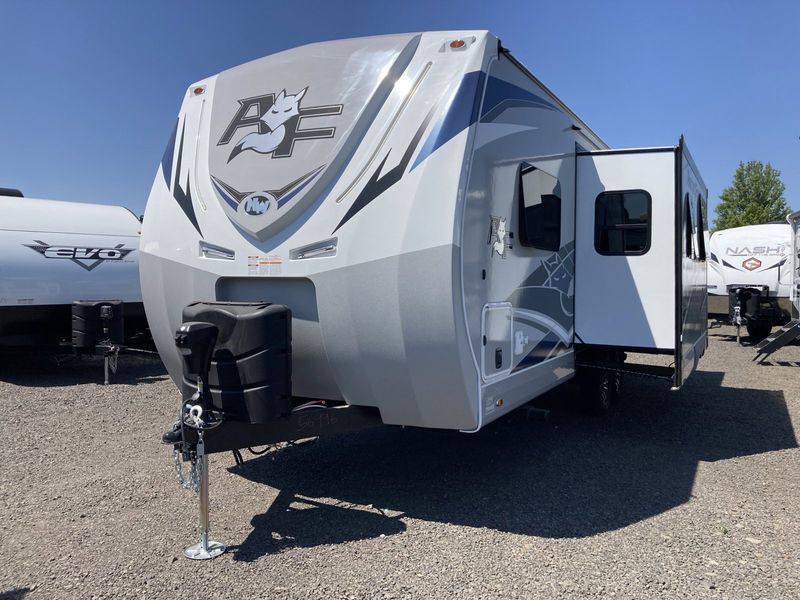 2023 ARCTIC FOX 28F  in a WINDSWEPT SERENITY exterior color. Legacy Powersports 541-663-1111 legacypowersports.net 