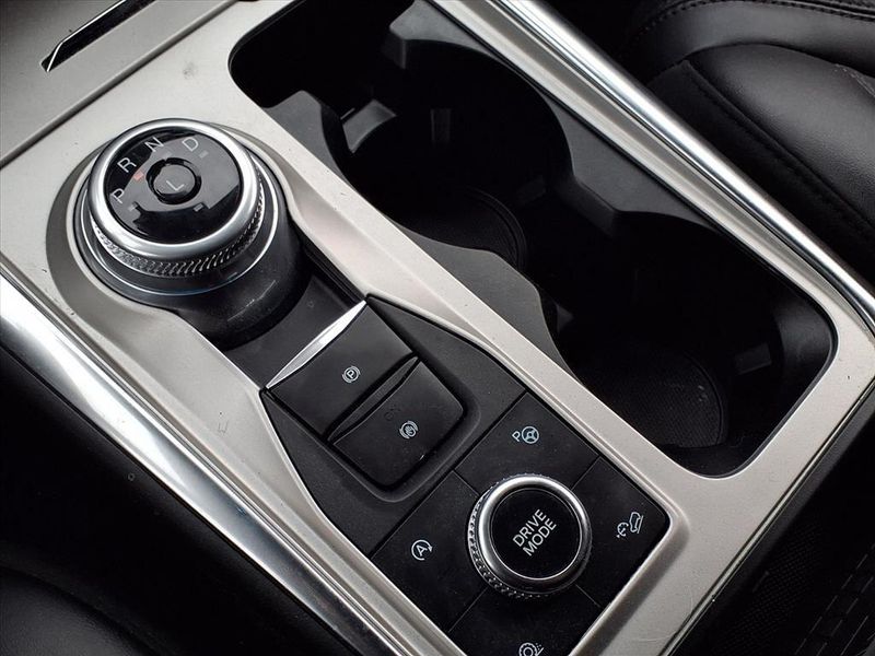 Used 2022 Ford Explorer PlatinumImage 24