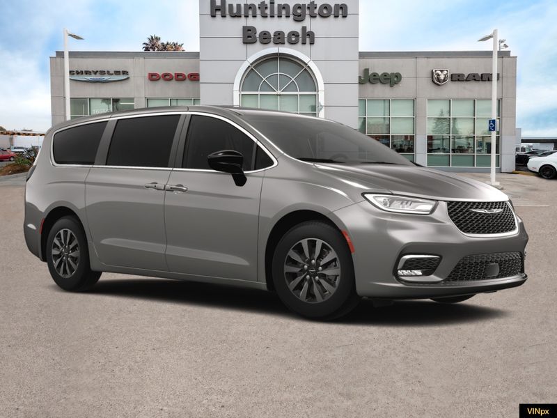 2024 Chrysler Pacifica Hybrid SelectImage 11