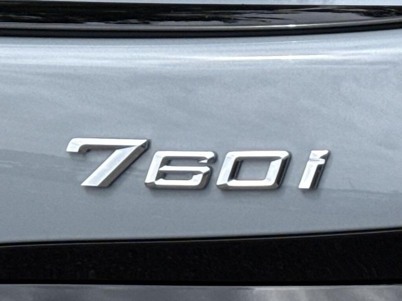 2025 BMW 7 Series 760i xDriveImage 13