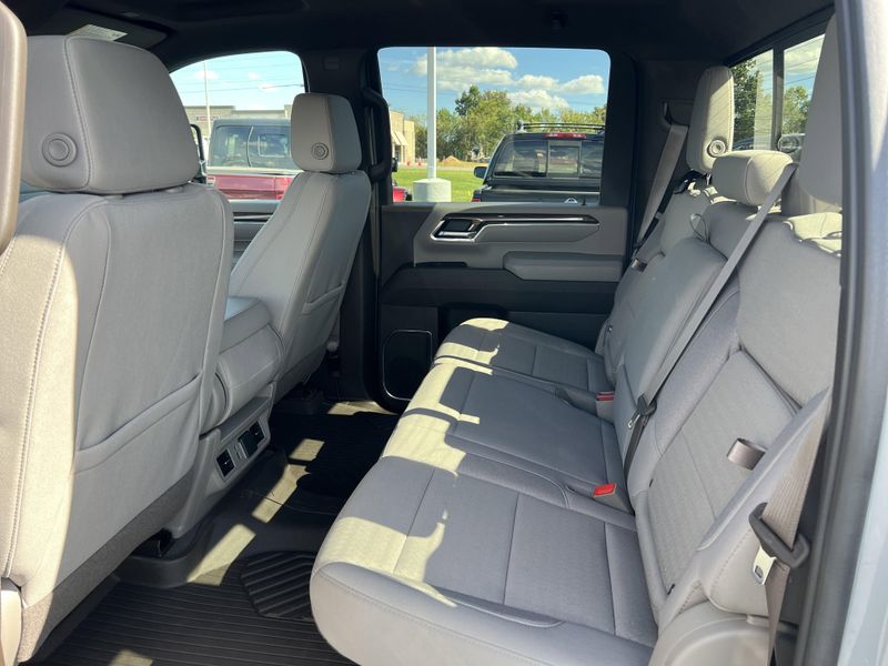 Used 2024 Chevrolet Silverado 2500HD LTImage 17