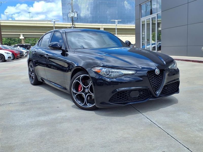 2022 Alfa Romeo Giulia VeloceImage 1