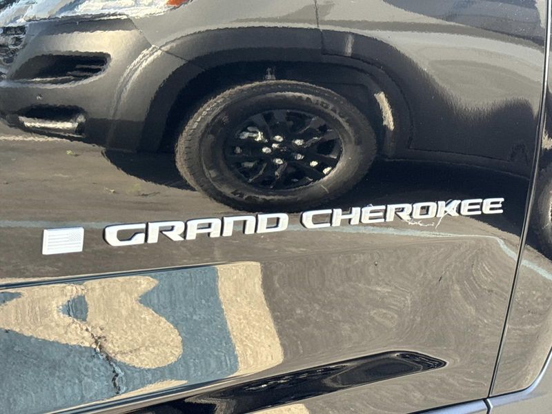 New 2026 Jeep Grand Cherokee Laredo X 4x2