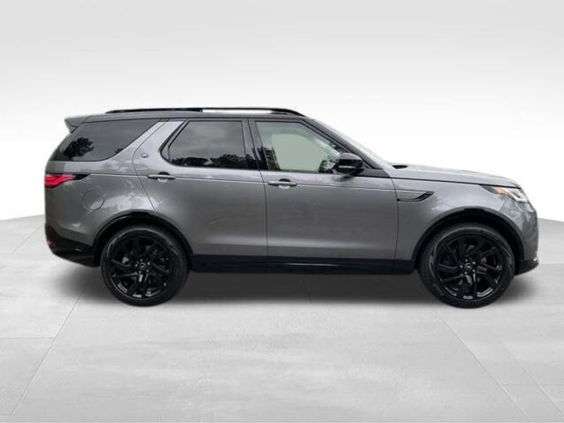 Used 2025 Land Rover Discovery Dynamic SE