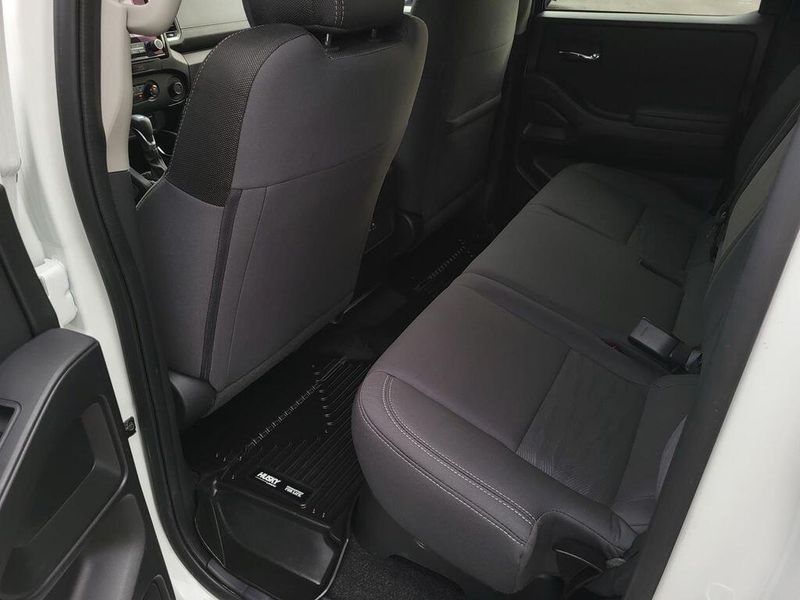 2023 Nissan Frontier SVImage 27