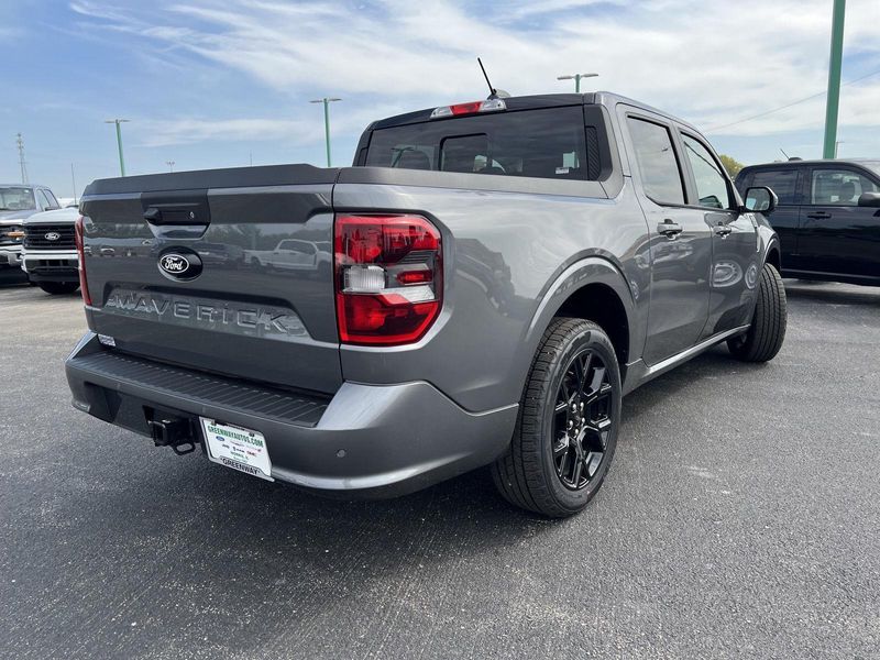 2025 Ford Maverick photo 5