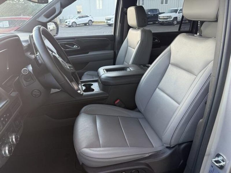 2023 Gmc Yukon XL SLT photo 8