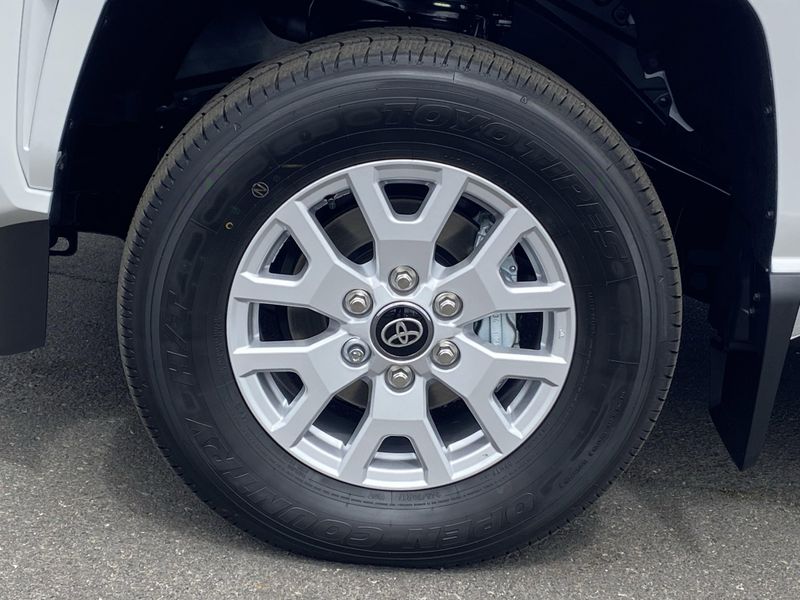 New 2025 Toyota Tacoma SR5Image 8