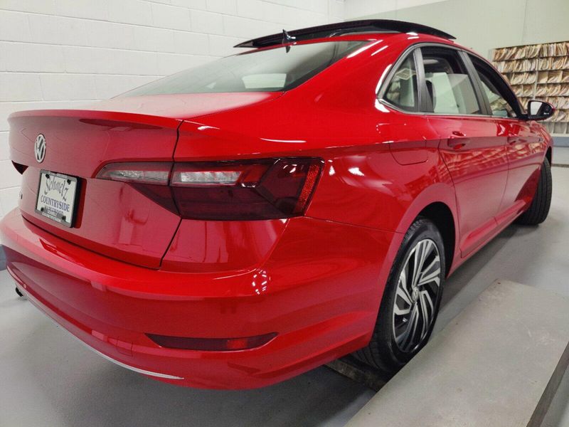 2021 Volkswagen Jetta SEL w/Sunroof & Beats AudioImage 12