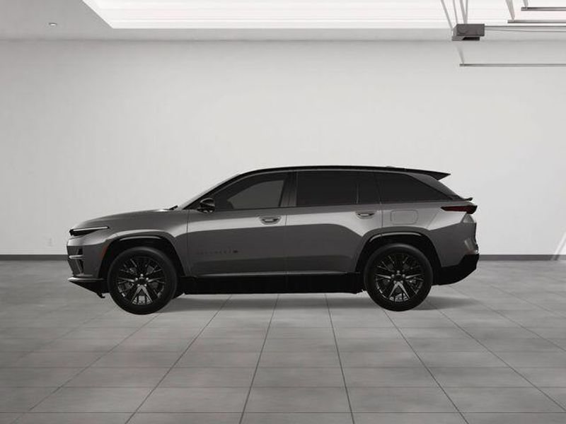 2024 Jeep Wagoneer S Launch EditionImage 3