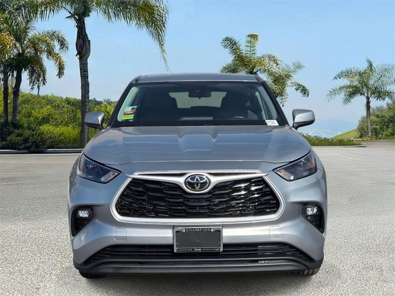 Used 2024 Toyota Highlander LE