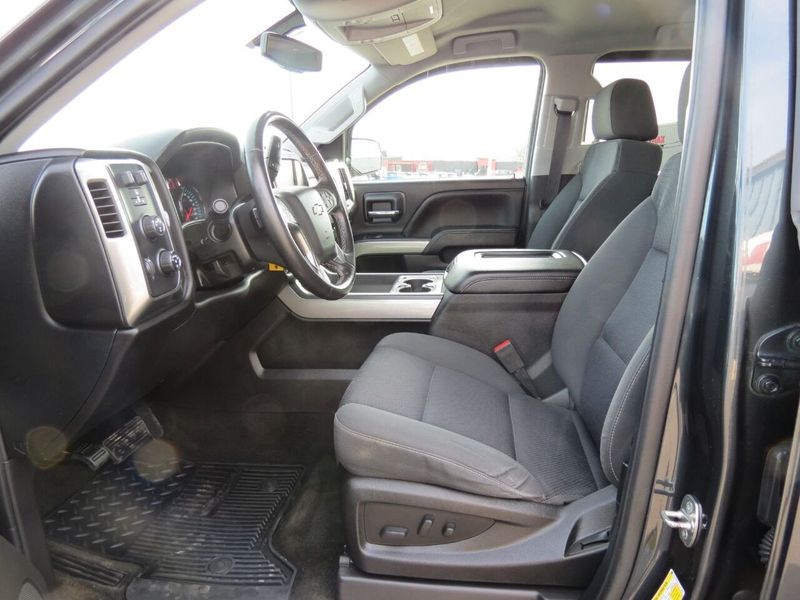 2018 Chevrolet Silverado 1500 LT Z71 4x4 4dr Crew Cab 5.8 ft. SBImage 10
