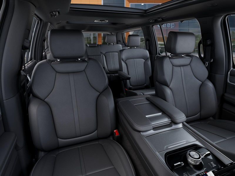 2026 Jeep Grand Wagoneer Limited Reserve 4x4Image 16