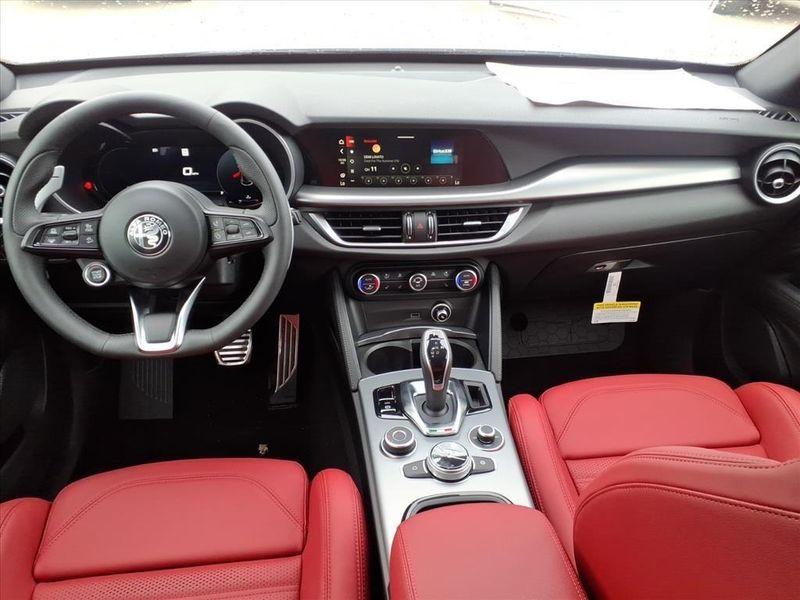 New 2025 Alfa Romeo Stelvio AWDImage 24