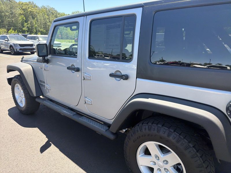 Used 2017 Jeep Wrangler Unlimited SportImage 17