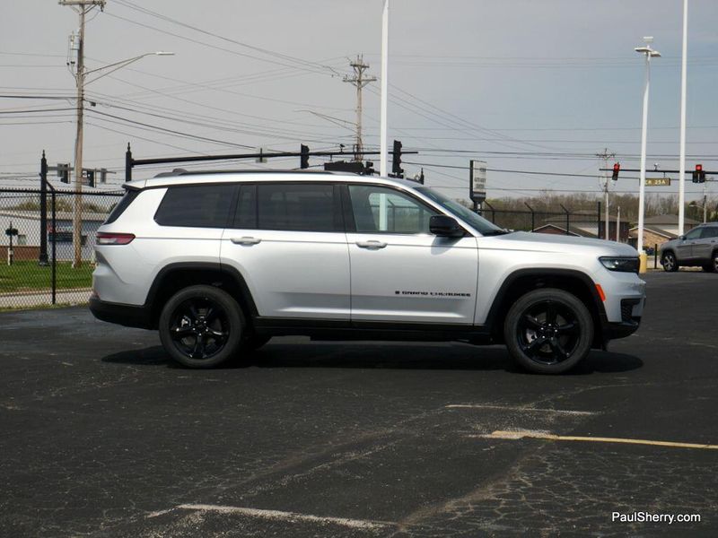 2025 Jeep Grand Cherokee L Altitude X 4x4Image 10
