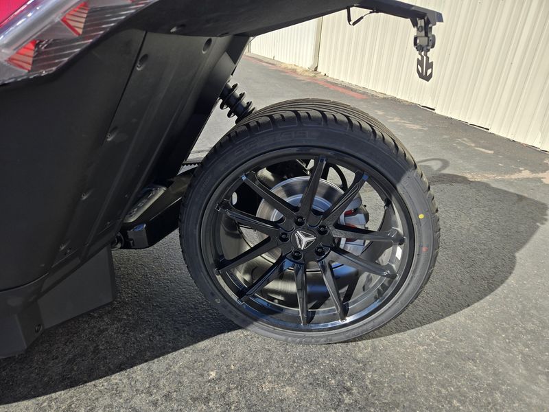 NEW 2025 POLARIS SLINGSHOT SLR AUTODRIVE Image 24