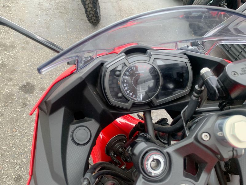 Used 2021 Kawasaki Ninja 400 Base Image 15