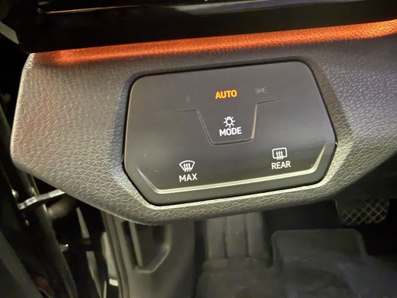 Used 2024 Volkswagen ID.4 62kWhImage 19