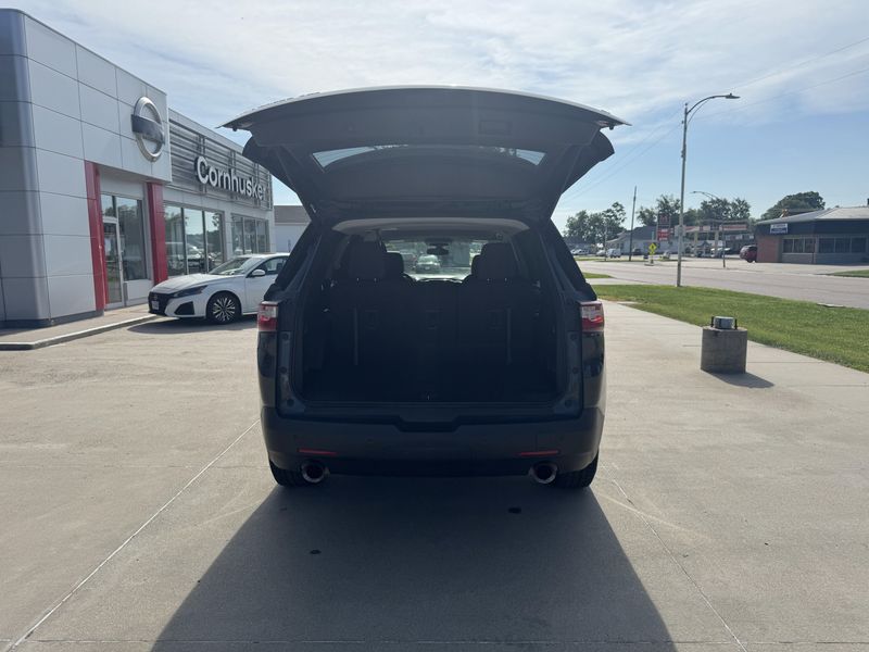 Used 2020 Chevrolet Traverse LT ClothImage 8