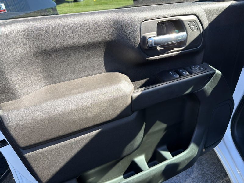 Used 2022 Chevrolet Silverado 3500HD Chassis Work TruckImage 21