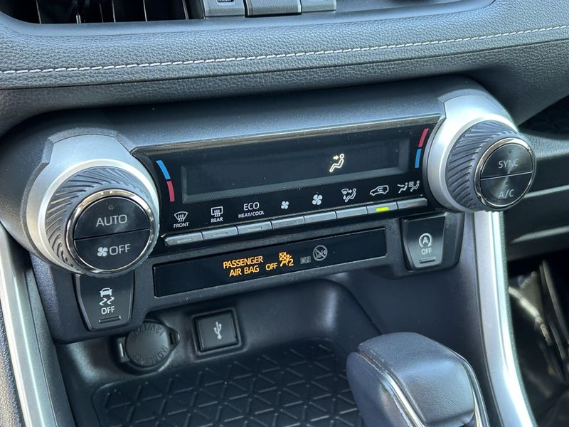 2022 Toyota RAV4 XLE PremiumImage 23