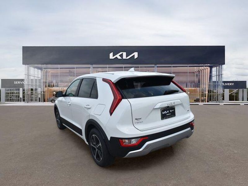 New 2026 Kia Niro LXImage 6