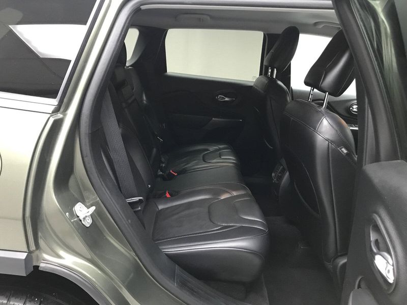 2019 Jeep Cherokee LimitedImage 18