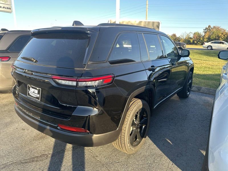 2025 Jeep Grand Cherokee Altitude X 4x4Image 7