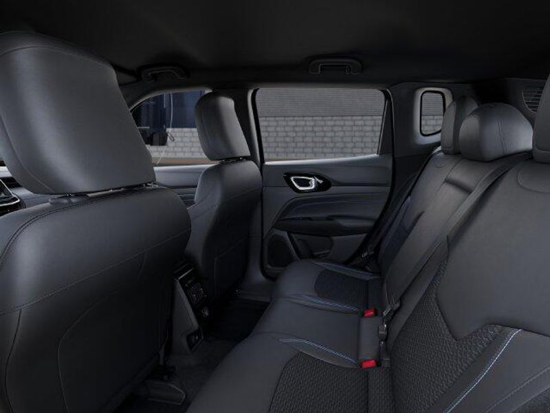New 2026 Jeep Compass Latitude Altitude 4x4Image 23