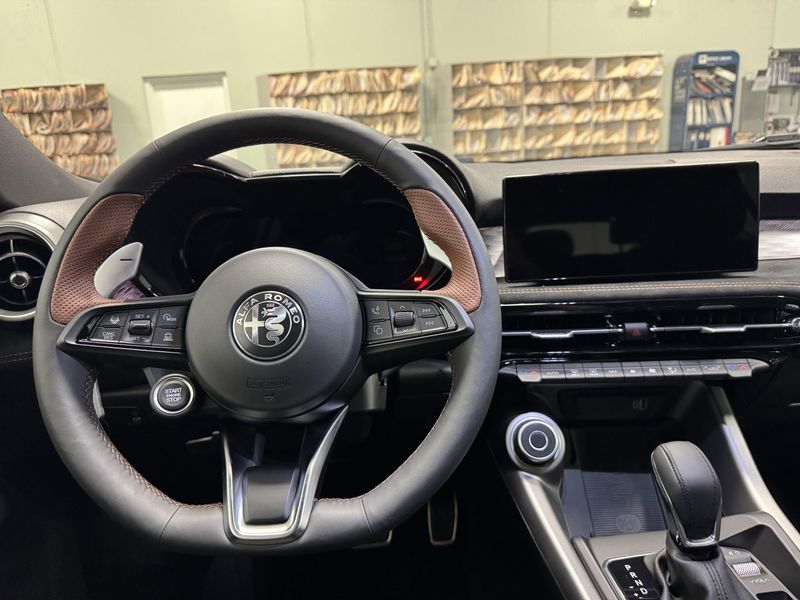 New 2025 Alfa Romeo Tonale Intensa Hybrid EawdImage 12