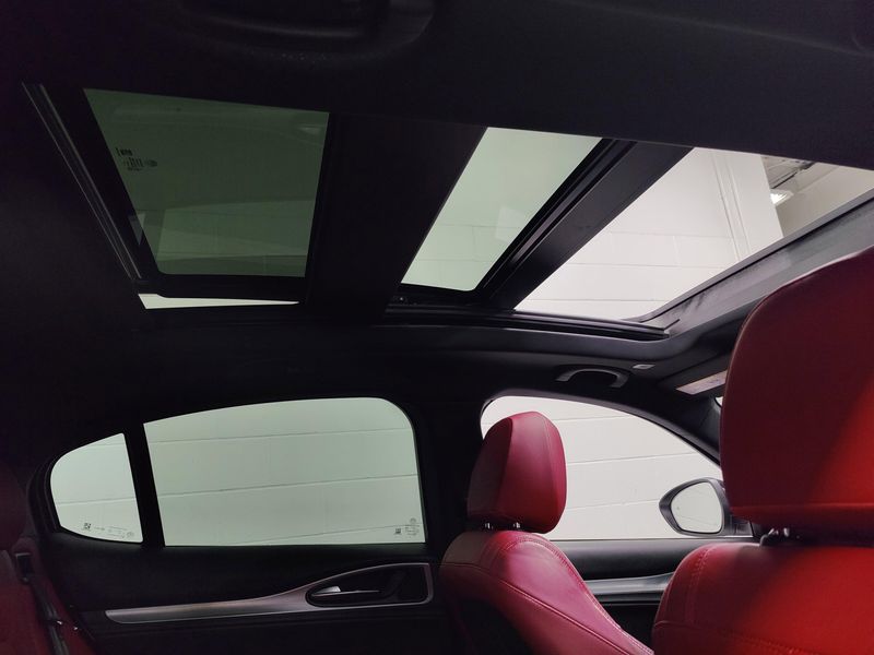 Used 2024 Alfa Romeo Stelvio Veloce AWD w/Activ AssistImage 7