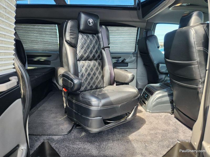 2023 Gmc Savana Cargo 2500 photo 2