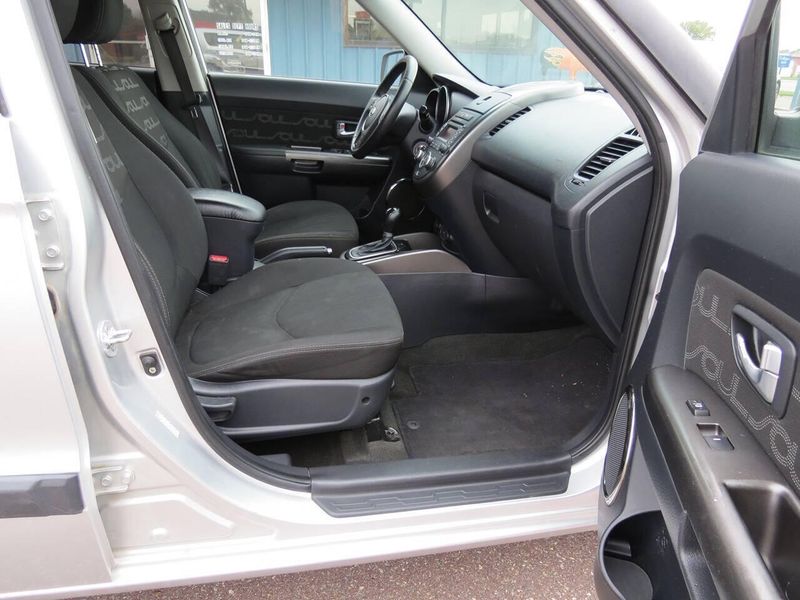 Used 2012 Kia Soul + 4dr Crossover 6AImage 19