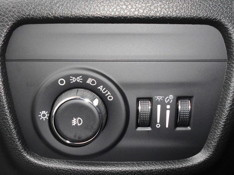 2025 Jeep Grand Cherokee Limited 4x4Image 13