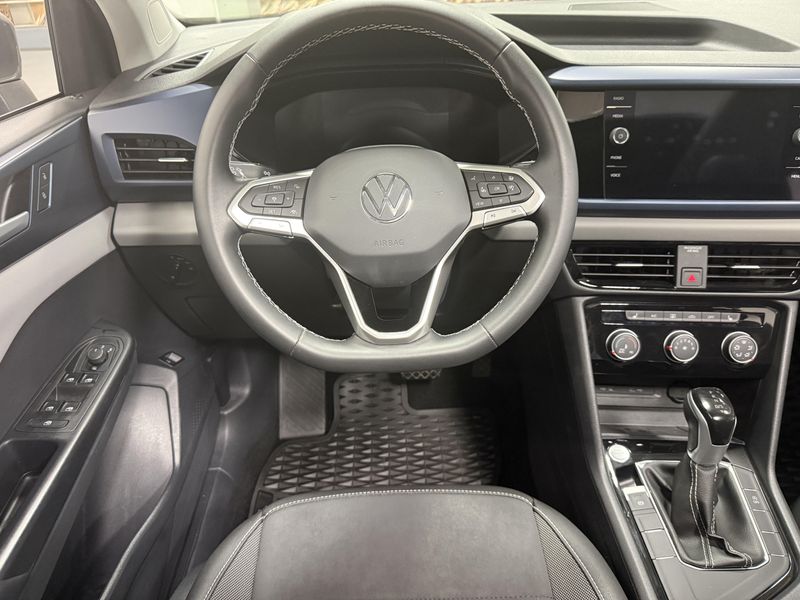 Used 2023 Volkswagen Taos SE w/SunroofImage 12