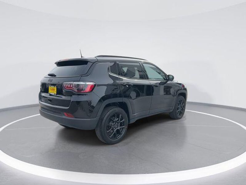 New 2026 Jeep Compass Latitude Altitude 4x4Image 8