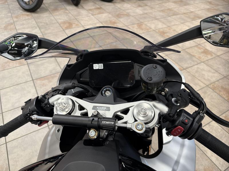 New 2026 CFMOTO 675SS Image 23