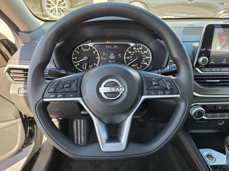 Used 2023 Nissan Altima 2.5 SV AWD Sedan