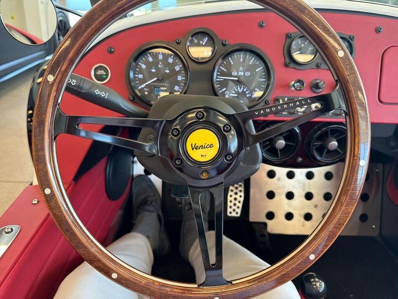 2023 Vanderhall Venice GTS